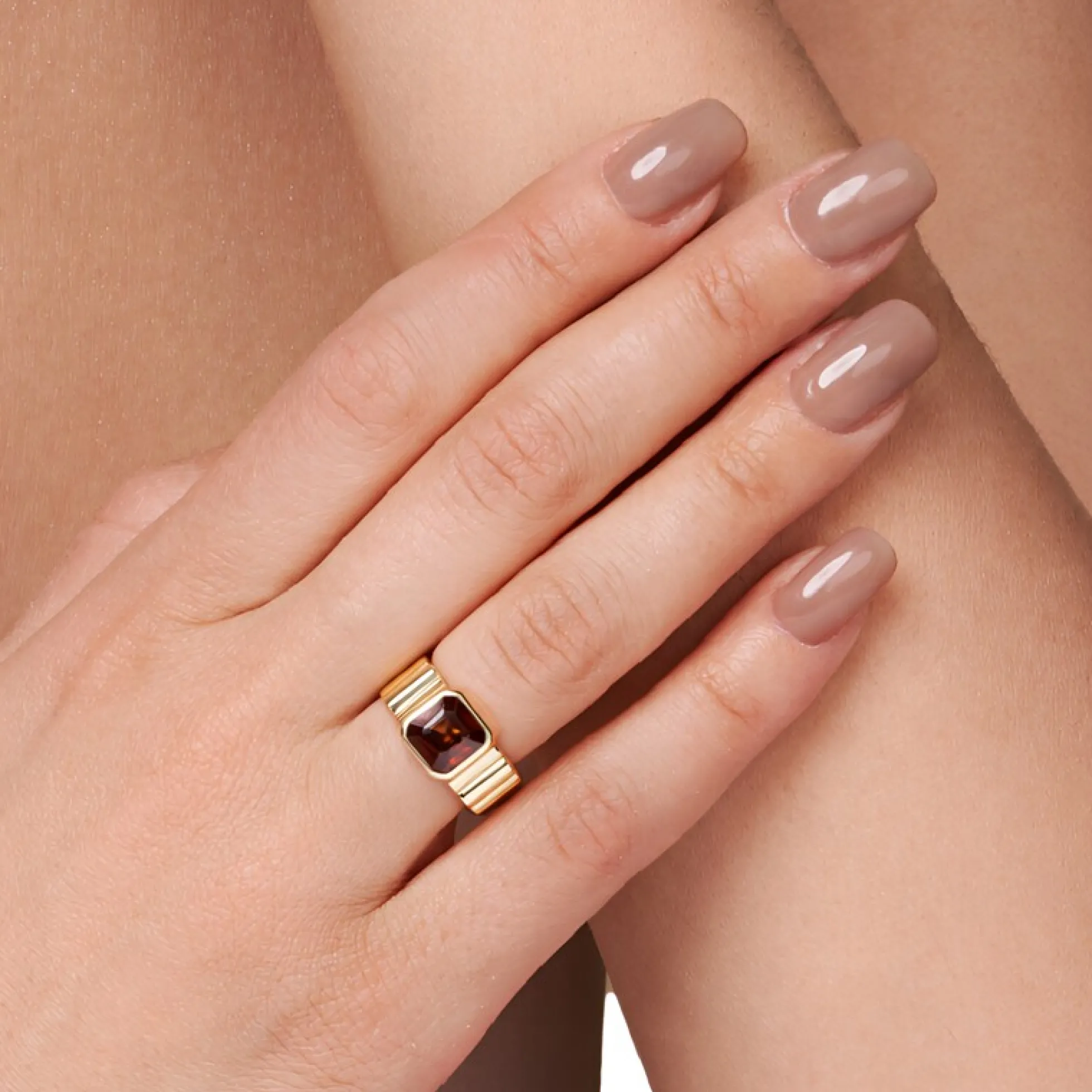Abendroter Zirkon-Goldring