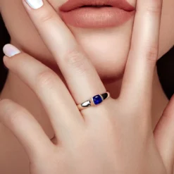 Blauer Madagaskar-Saphir-Silberring