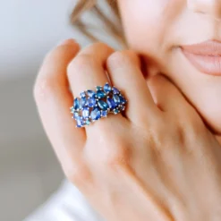 Blauer Tuléar-Saphir-Goldring