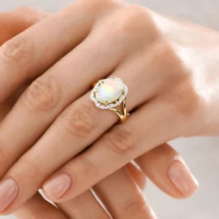Brasilianischer Weißer Opal-Goldring