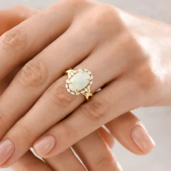 Brasilianischer Weißer Opal-Goldring