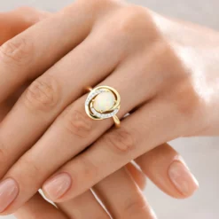 Brasilianischer Weißer Opal-Goldring