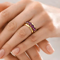 Magenta-Granat-Goldring