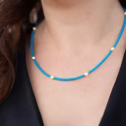 Neonblauer Apatit-Silberhalskette