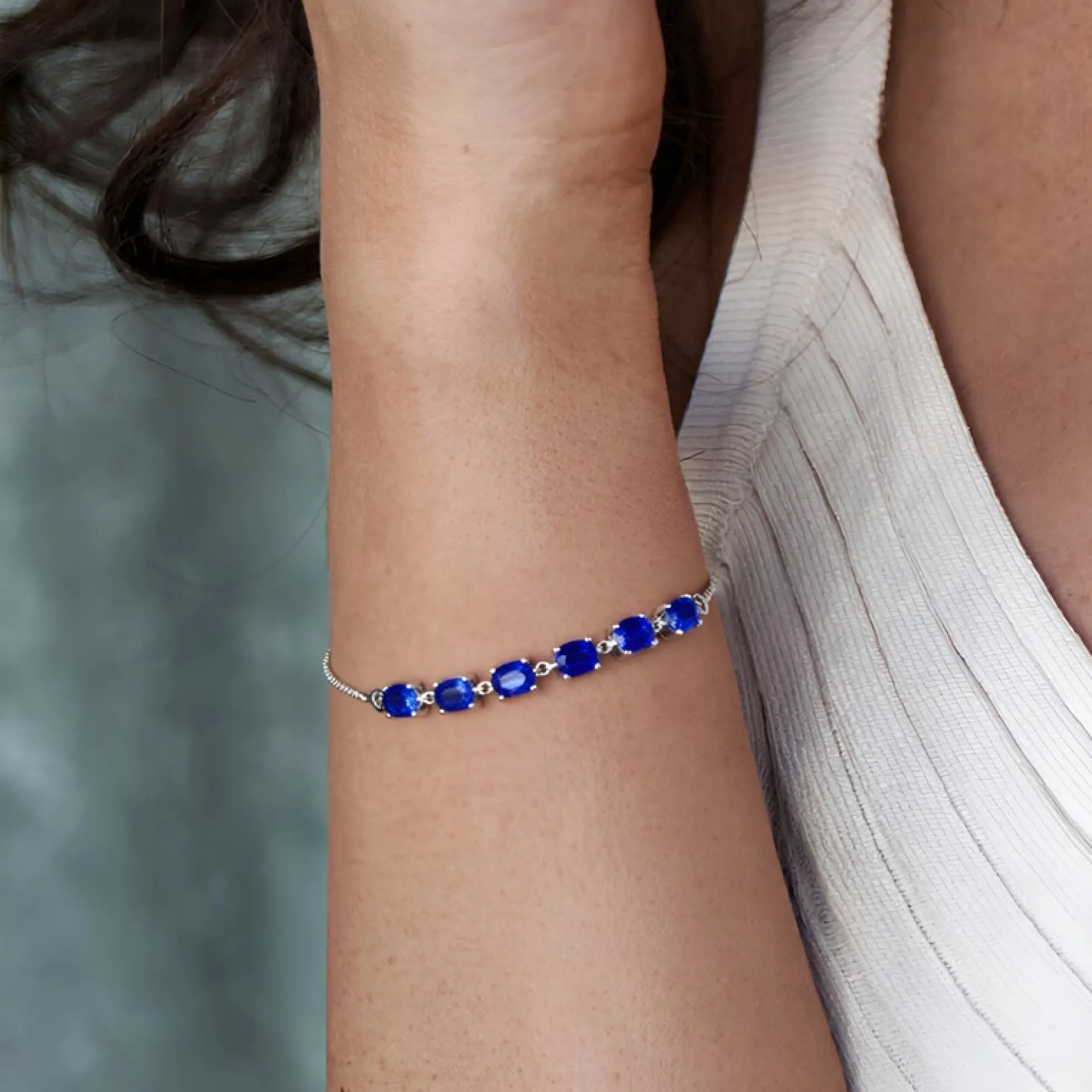 Nepalesischer Kyanit-Silberarmband