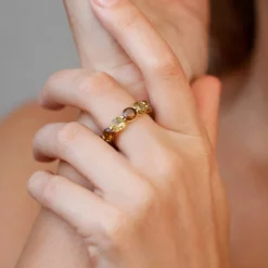 Nicht erhitzter Gelber Tansanit-Goldring