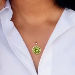 Peridot-Goldanhänger