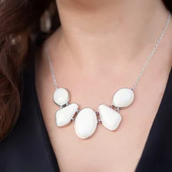 Perlmutt-Silbercollier