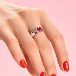 Pinkfarbener Madagaskar-Saphir-Silberring