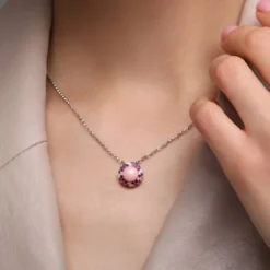 Pinkfarbener Opal-Silberanhänger