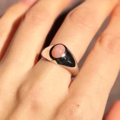 Pinkfarbener Opal-Silberring