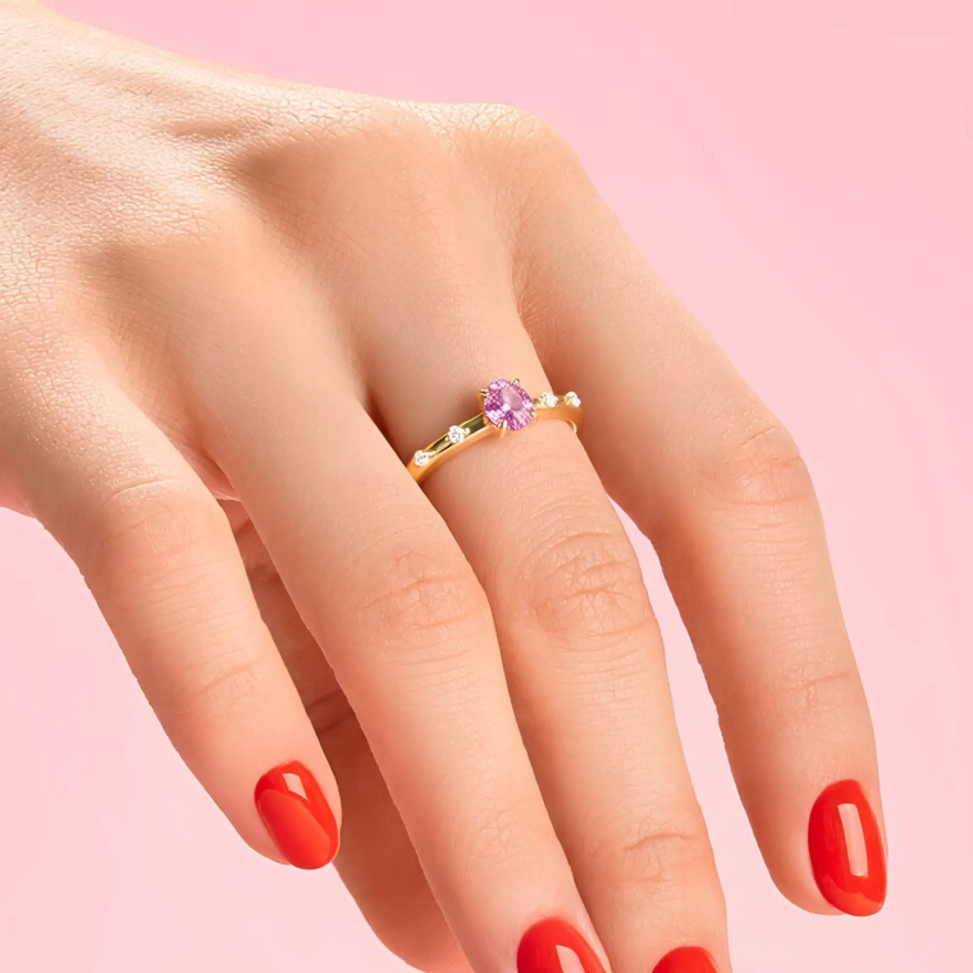 Purpurfarbener Skapolith-Goldring