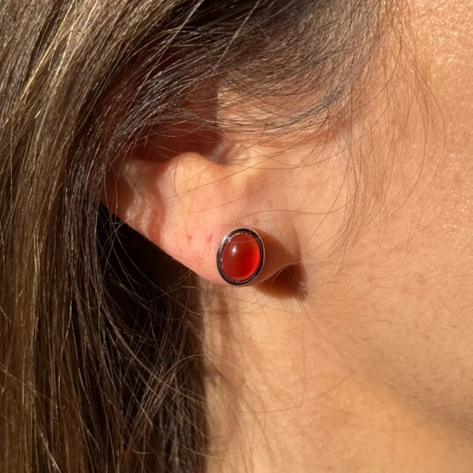 Roter Onyx-Silberohrringe