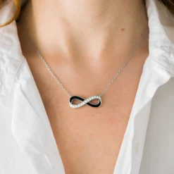 Schwarzer Onyx-Goldcollier