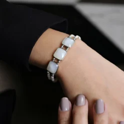 Weißer Mondstein-Silberarmband